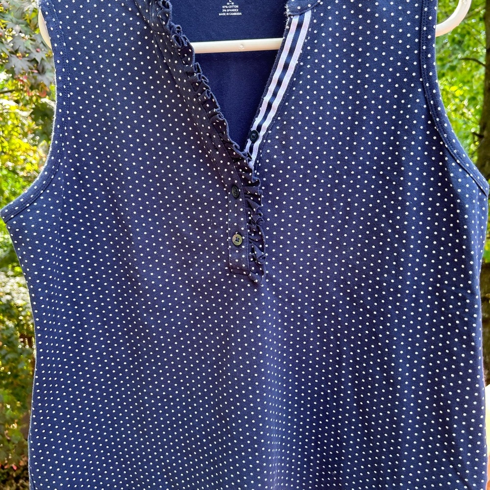 Lands End L Ruffled V-neck polo